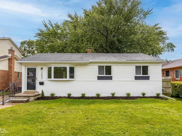 23552 Glenbrook St, Saint Clair Shores, MI 48082