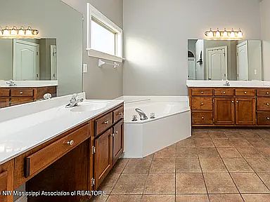 4th image of 12857 Arbor Dr