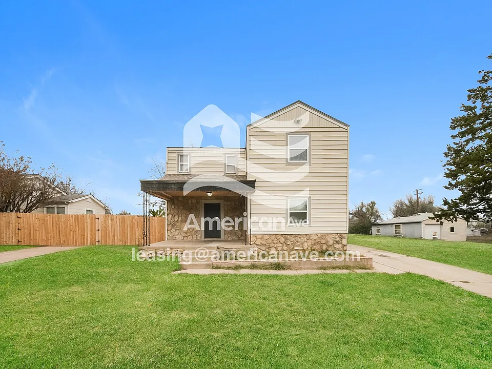 3119 Pioneer Ave