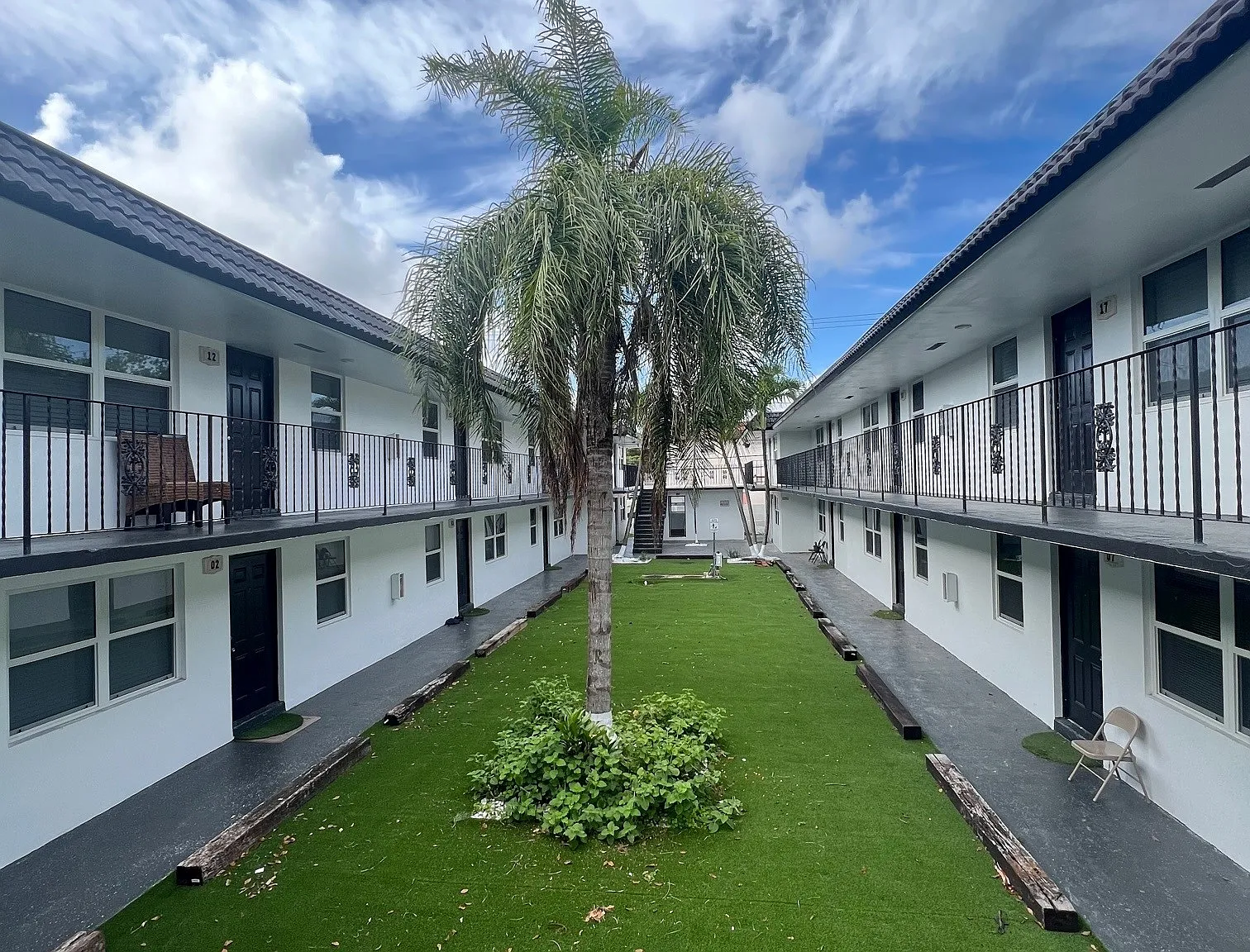 2 bed, 850 sqft, $1,995 — Photo 2