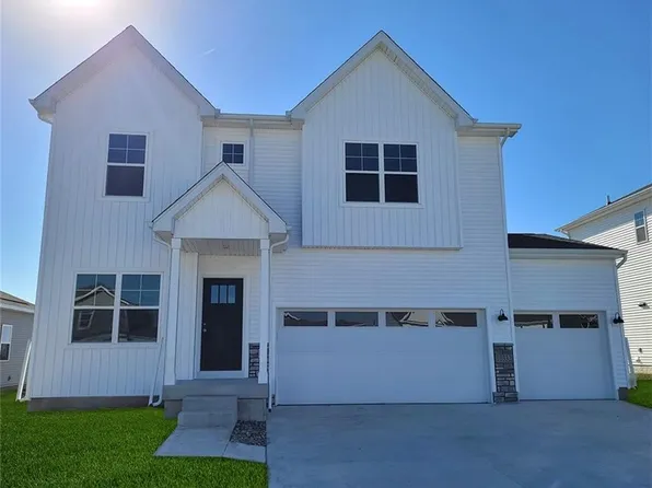 10212 Southerwick Pl, Johnston, IA 50131