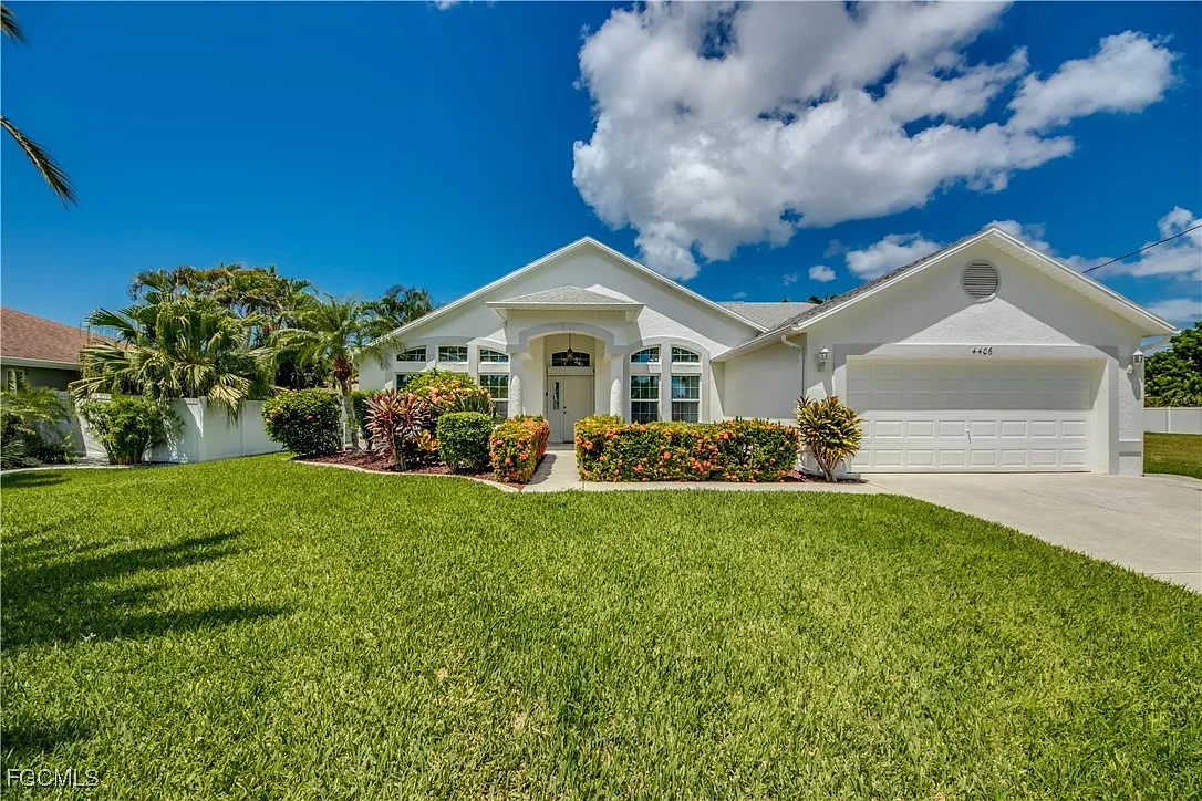 3 bed, 2.0 bath, 1811 sqft, $6,500 — Photo 2