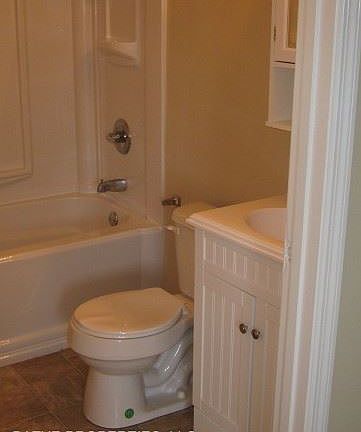 5th image of 164 Lakeshore Dr