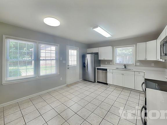 4th image of 7400 Palmetto Ct