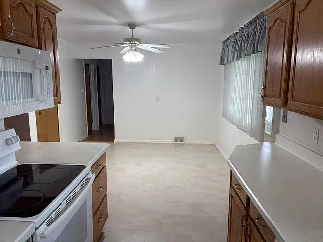 3 bed, 1.0 bath, 1088 sqft, $2,000 — Photo 4