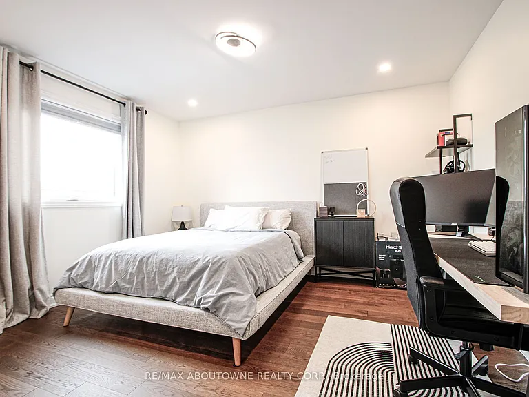 3301 Nadine Cres — Photo 29