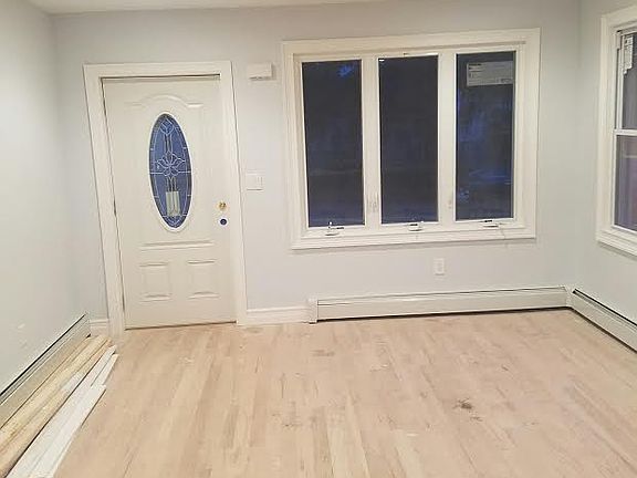 2nd image of 14817 Linden Blvd