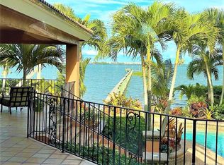 1 Ridgeland Ct, Sewalls Point, FL 34996