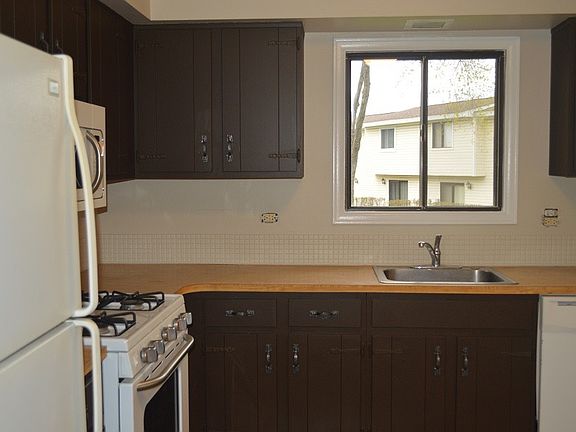 4th image of 1108 Stonington Ct
