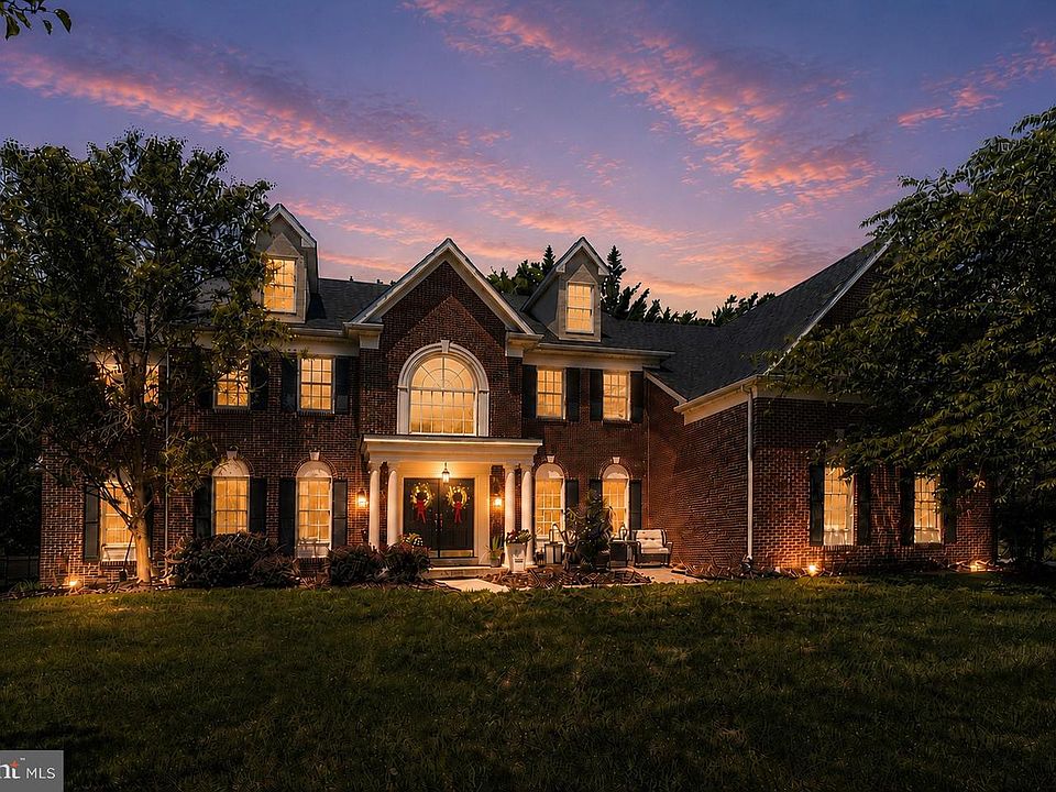 1st image of 103 Bailey Dr