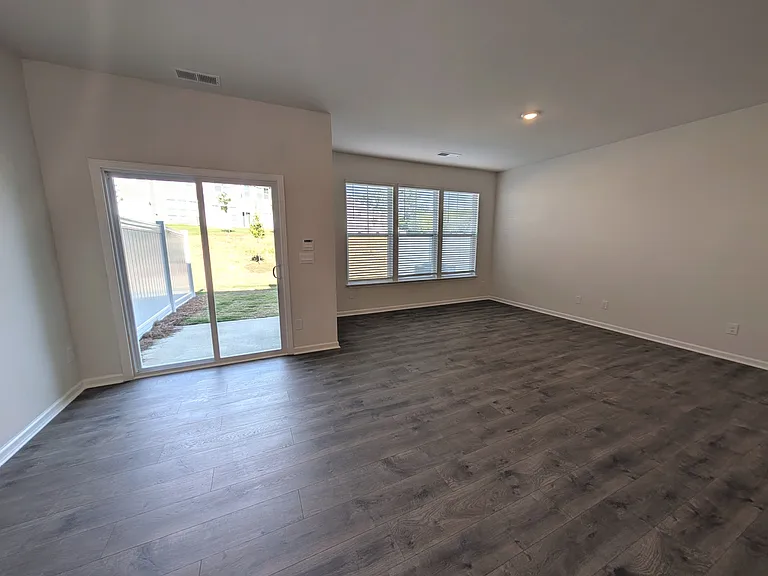 1662 Hallview Ct — Photo 5