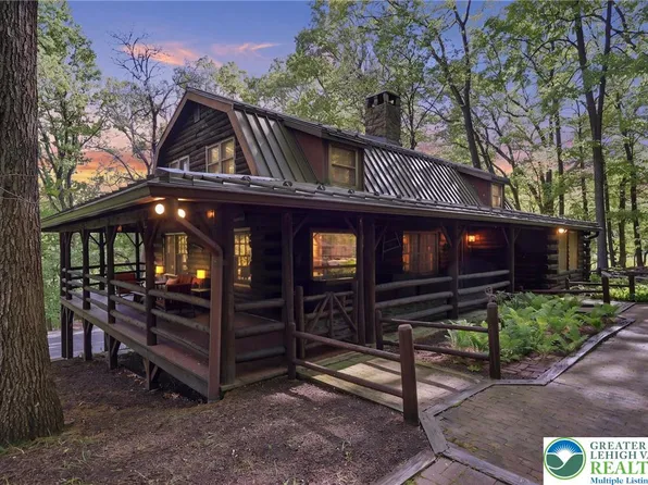 2244 Springtown Hill Rd, Hellertown, PA 18055