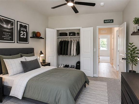 4th image of 722 N 62nd Pl