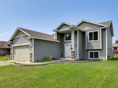 1230 Deer Haven Dr SE, Isanti, MN, 55040