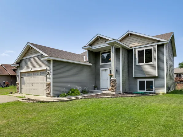 1230 Deer Haven Dr SE, Isanti, MN 55040