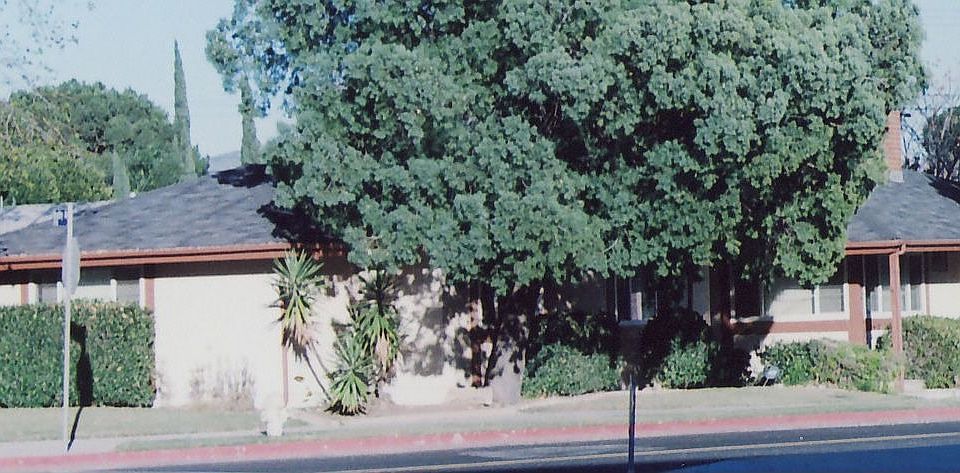 1st image of 10900 Woodley Ave