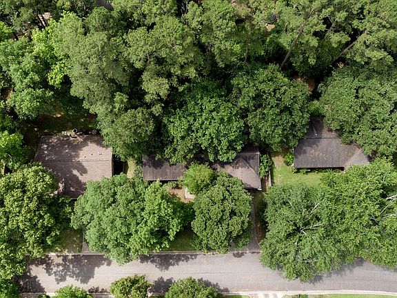 3rd image of 3502 Tall Oak St
