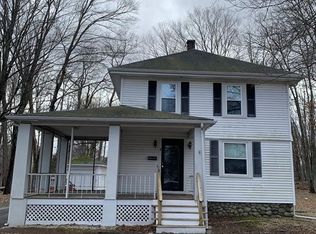 8 Glenwood Ave, Foxboro, MA 02035