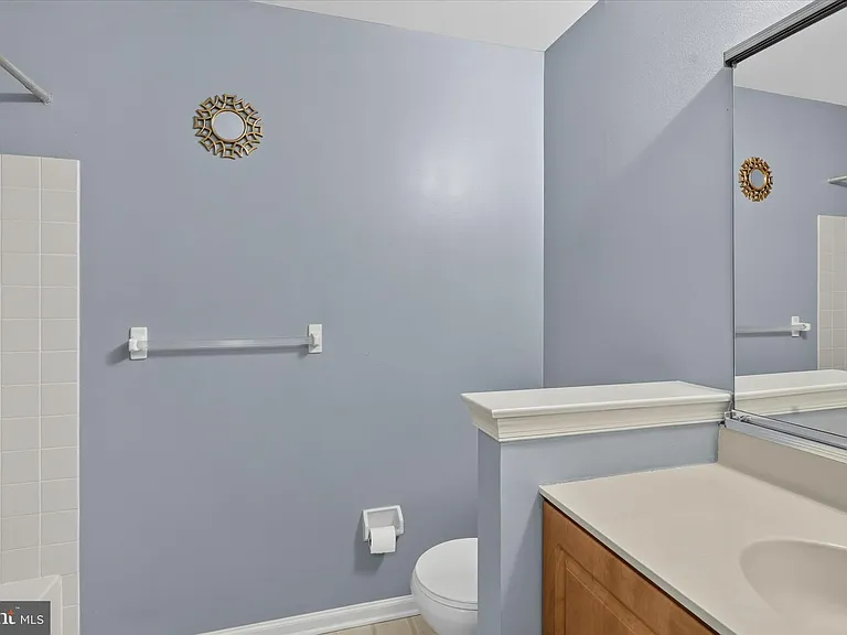 27 Lincoln Dr — Photo 33
