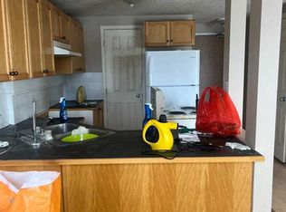 6825 Centre St NW #201, Calgary, AB T2K 5C4