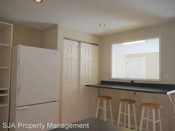 5th image of 9744 132nd Ave NE