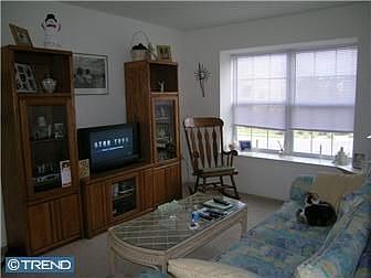 3rd image of 618 Heatherfield Dr