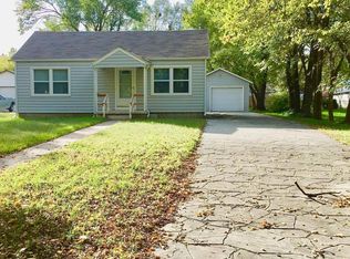 807 Pine St, Halstead, KS 67056