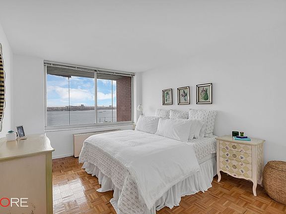 3rd image of 400 Chambers St APT 15F