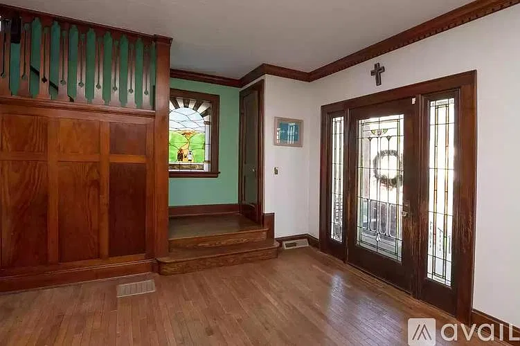 3 bed, 2.0 bath, 2100 sqft, $1,995 — Photo 3