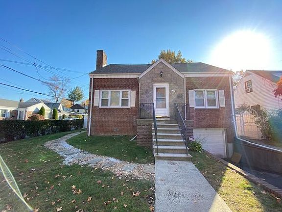 2nd image of 240 Delano Ave W #B