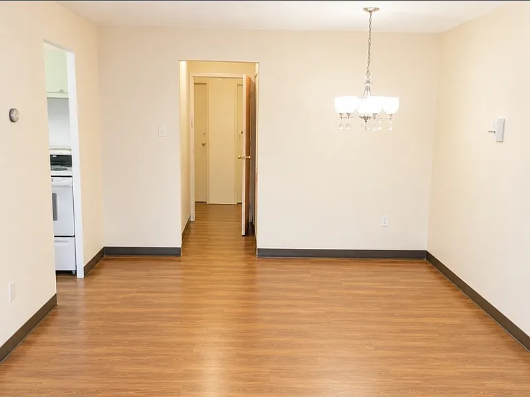 5230 5th Ave #304 — Photo 4