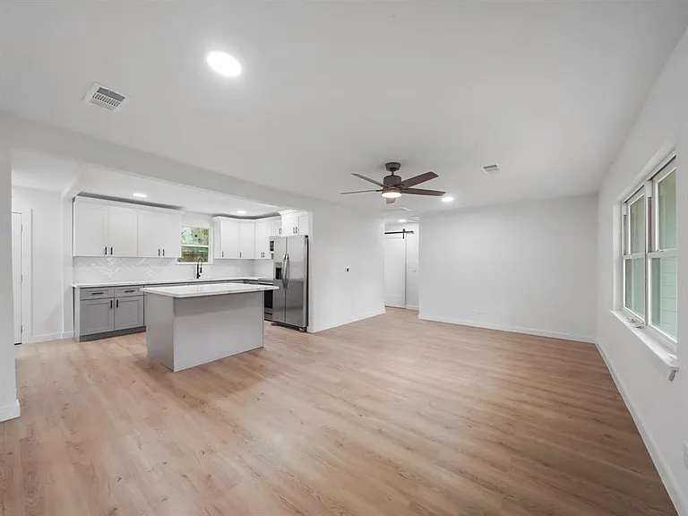 5127 Ditmas Ln — Photo 34