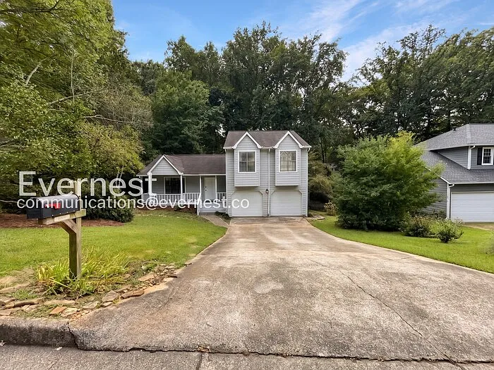 3 bed, 2.0 bath, 1288 sqft, $2,295 — Photo 1