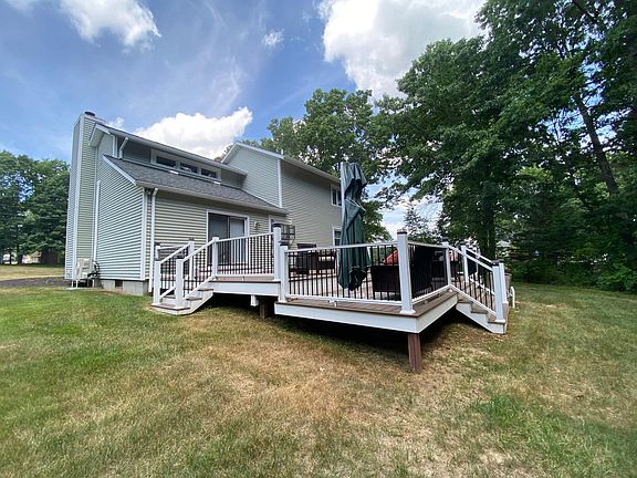 4th image of 14 Caraway Dr