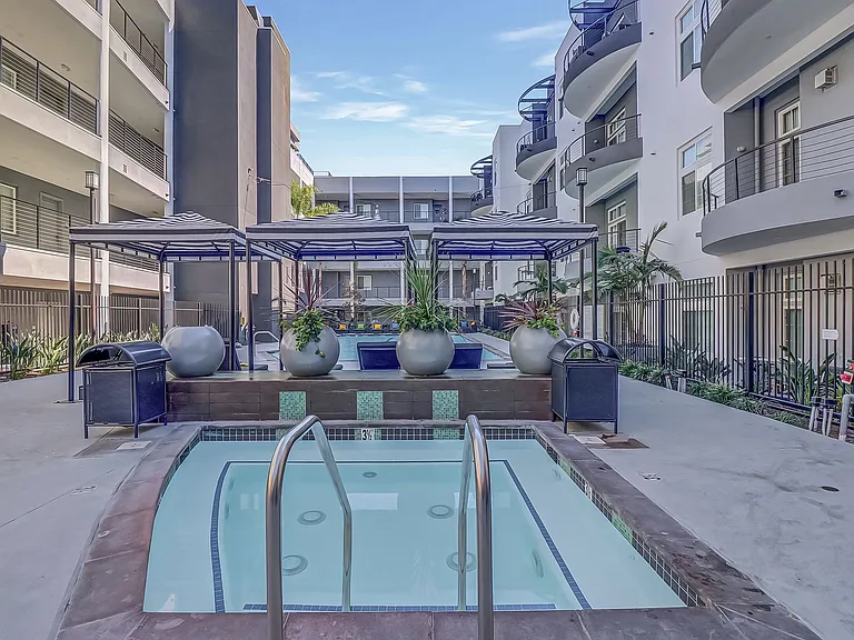 Axis 2300 Apartments — Photo 54