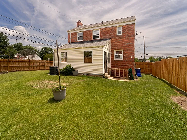 10026 Lorain Ave — Photo 43