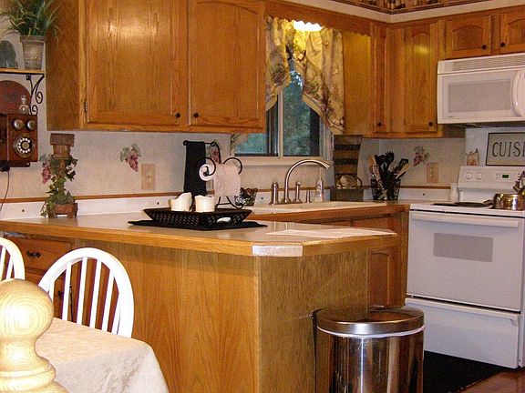 Newly Remodeled Kitchen 