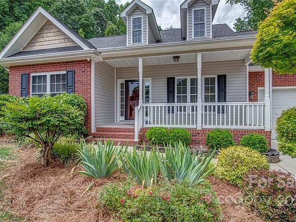 4th image of 3803 Yellow Jasmine Dr