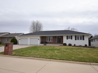 1201 7th St NE, Independence, IA 50644
