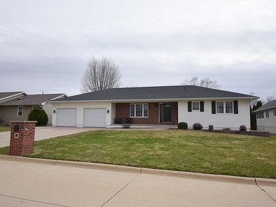 1201 7th St NE, Independence, IA, 50644