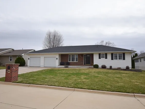 1201 7th St N #E, Independence, IA 50644