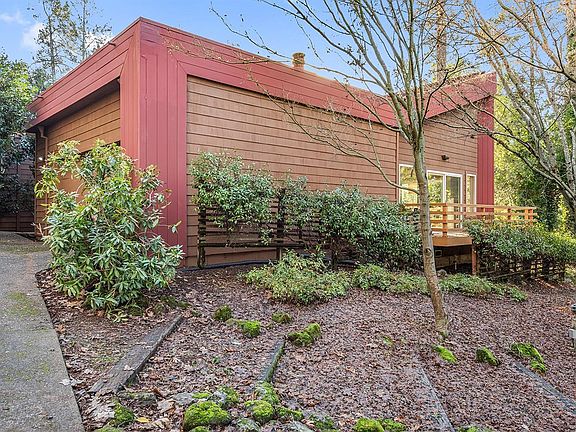 3rd image of 2652 Knob Hill Drive