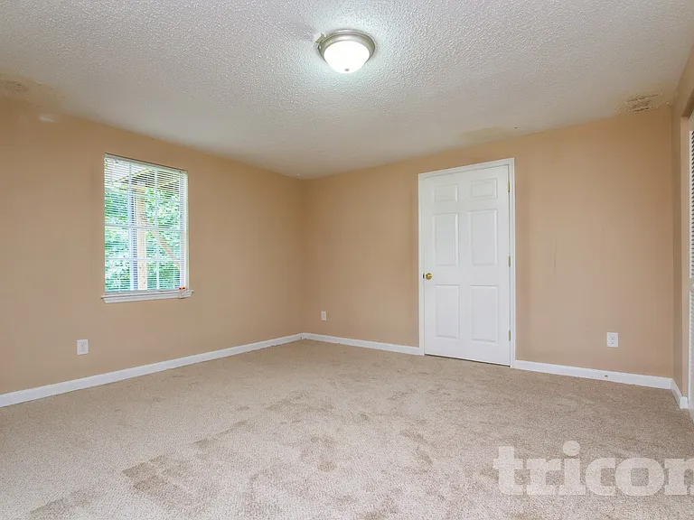 6260 Phillips Lake Way — Photo 2