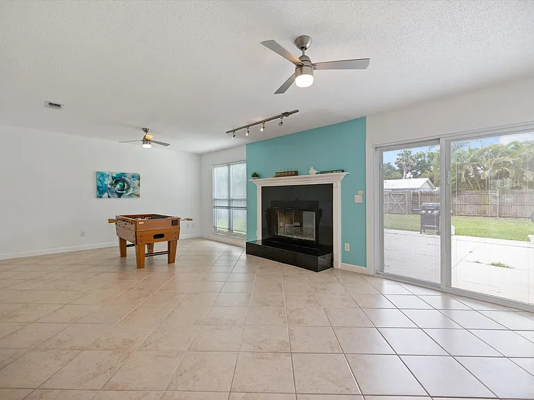 818 Plum Tree Ln — Photo 18