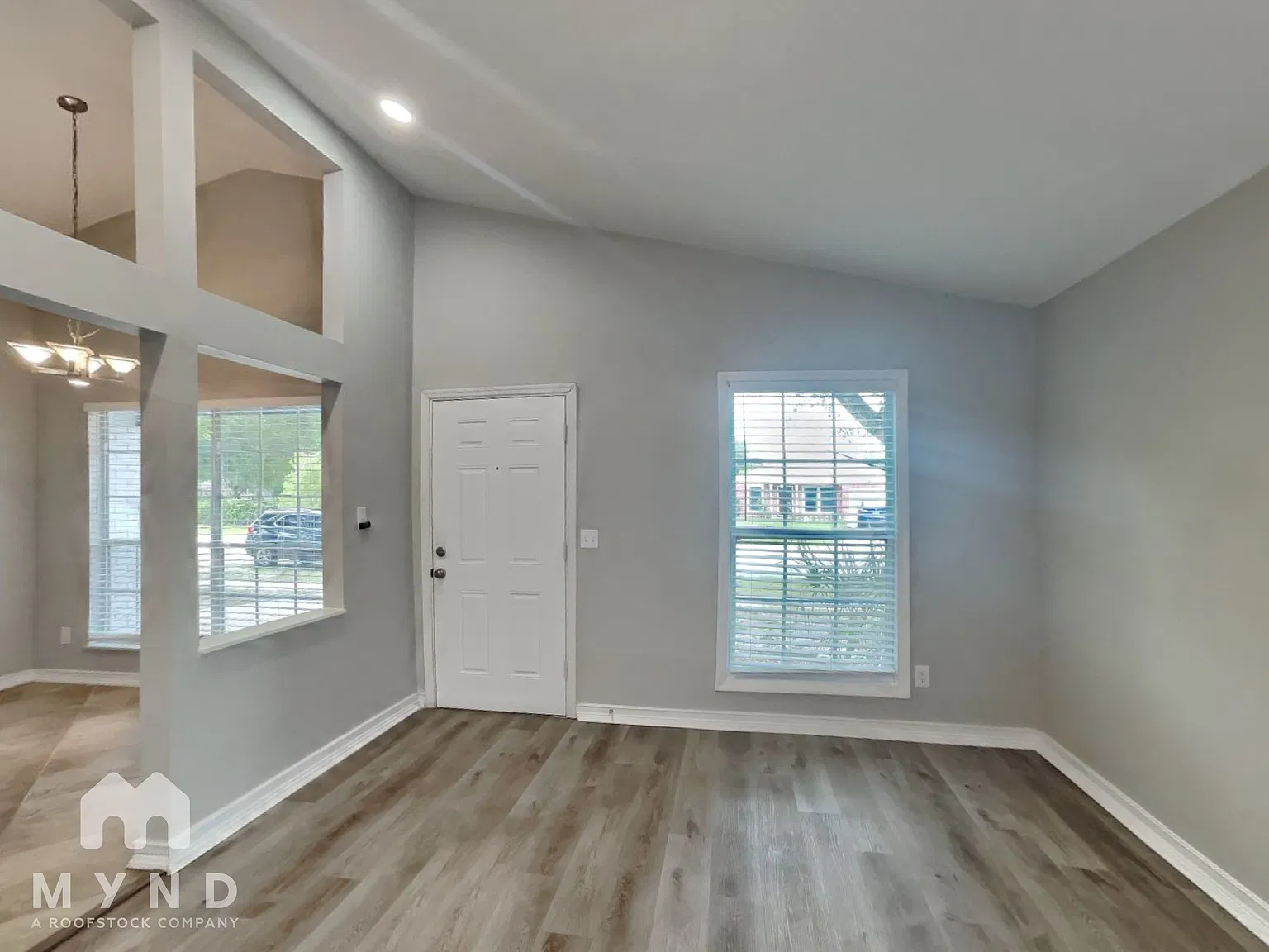 3 bed, 2.0 bath, 1103 sqft, $2,195 — Photo 4