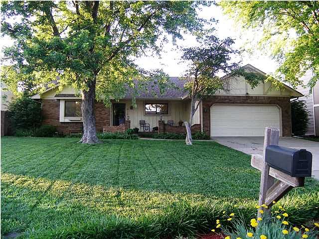 1st image of 918 W Cedarwood Ct