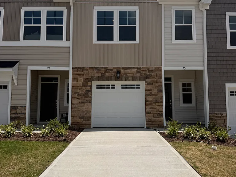 75 Broward Ln — Photo 1