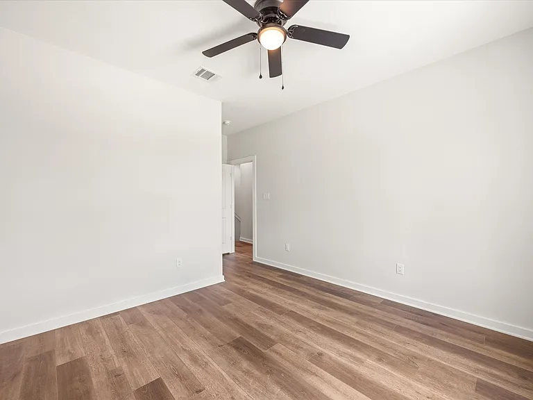 706 N Sycamore Dr — Photo 5