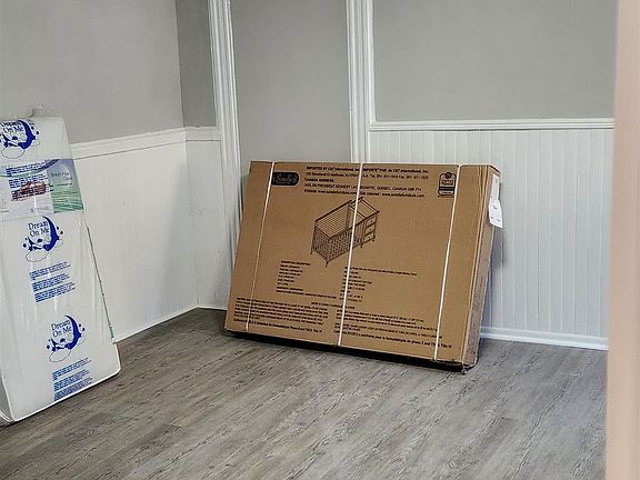 4th image of 87 Lake St Floor 1