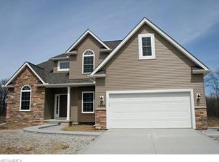 13196 Kensington Dr, Grafton, OH 44044